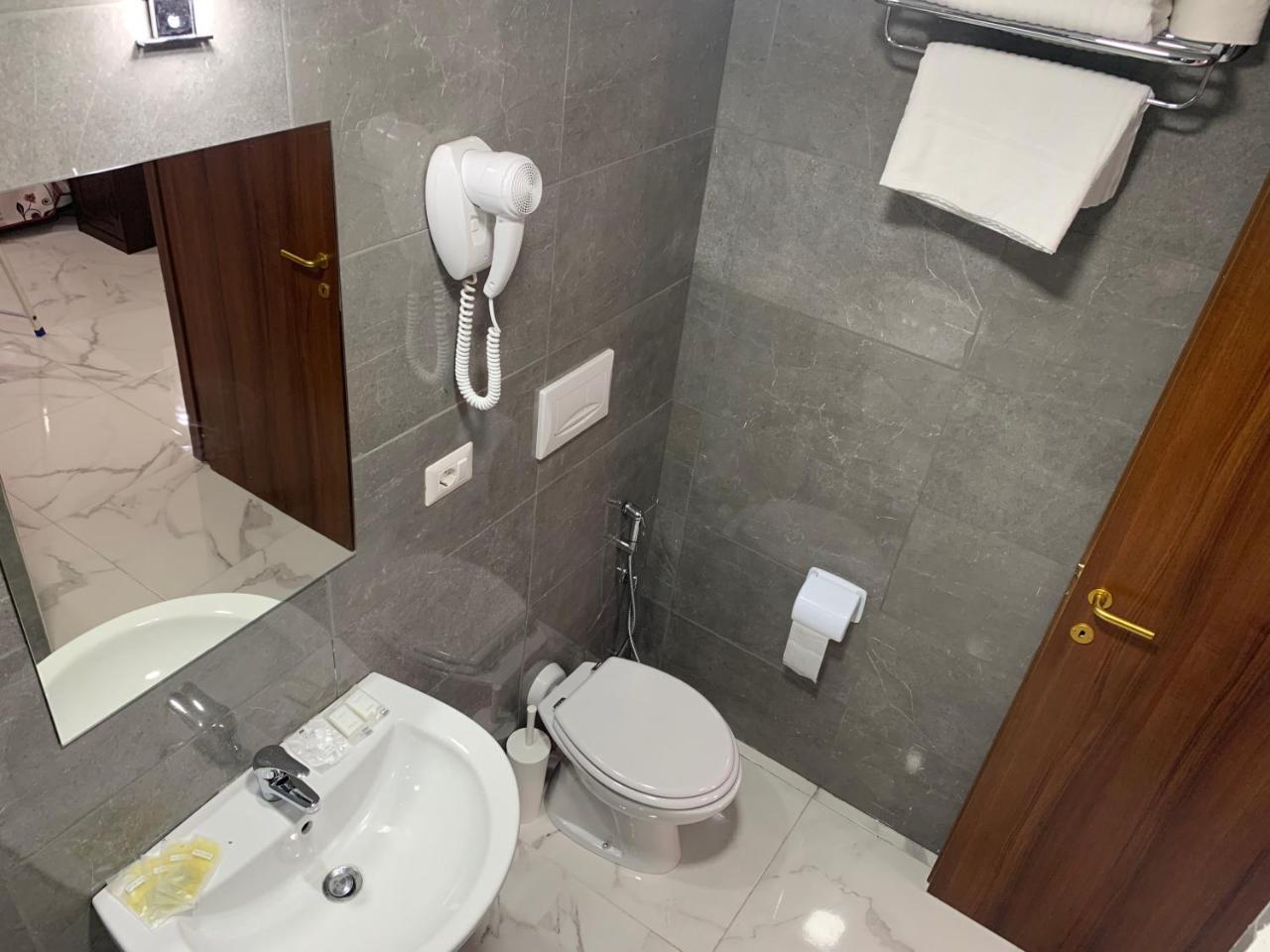 Serena House โรม ภายนอก รูปภาพ