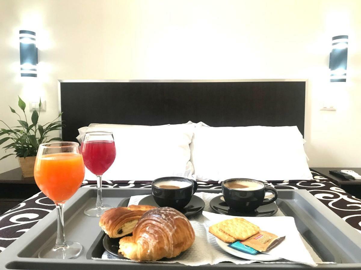 Serena House โรม ภายนอก รูปภาพ